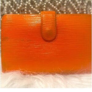 Vintage Louis Vuitton Bifold Wallet - RARE!  Kiss lock coin pocket